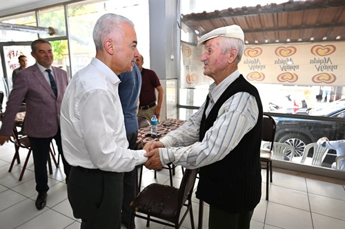 Vali Turan, Kurban Bayramı münasebetiyle Karacaibrahim Mahallemizde esnaflarımız ve saygıdeğer vatandaşlarımız ile bir araya geldi…